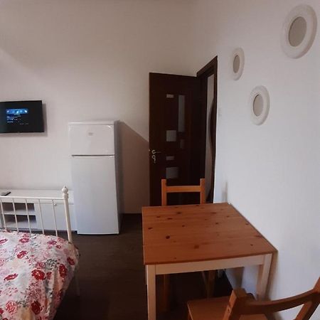 Romantic Calm Apartments Piata Universitate Boekarest Buitenkant foto